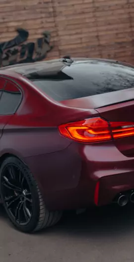 Кузовной ремонт BMW M5: без окраса даже с жестким заломом! Тонкости технологии PDR в исполнении Fat Tony